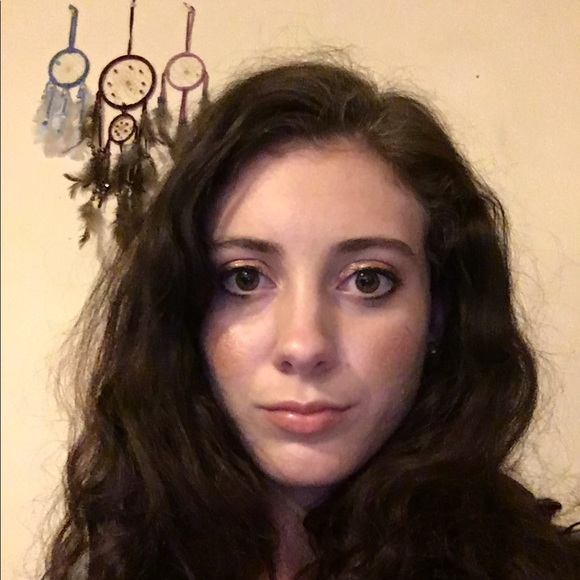 Meet your Posher, Rachael - Picture 2 of 3